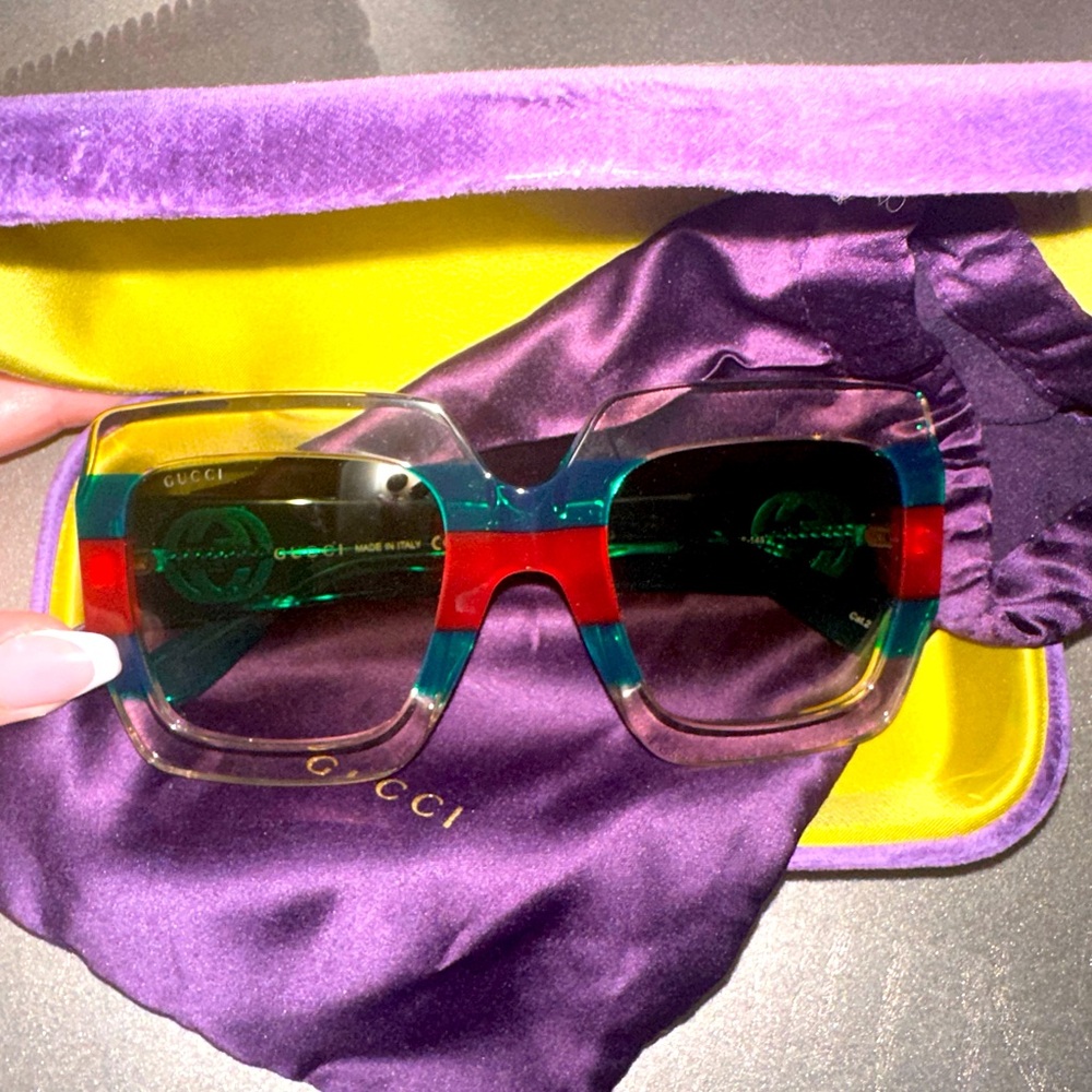 GUCCI Sunglasses 😎 ❤️💚🤍